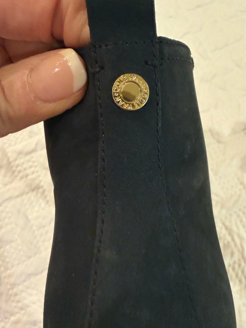 N/A comfortable black